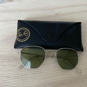 RAY-BAN sunglasses